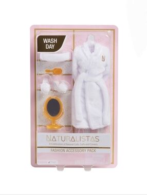 NATURALISTAS Fashion Pack Wash Day 5-Piece Outfit and Accessories Set